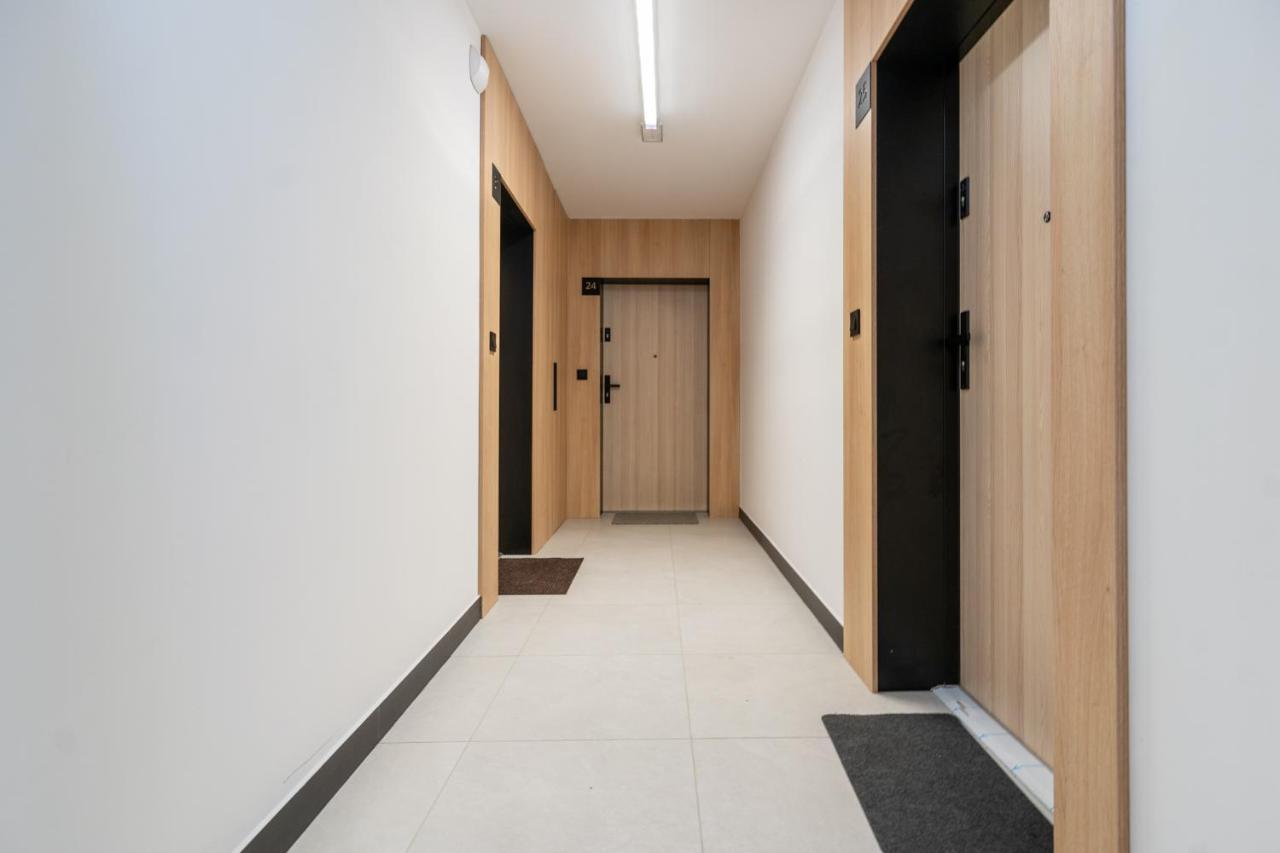Lotte Apartment - Parking Podziemny, Osiedle Strzezone Gliwice Bagian luar foto