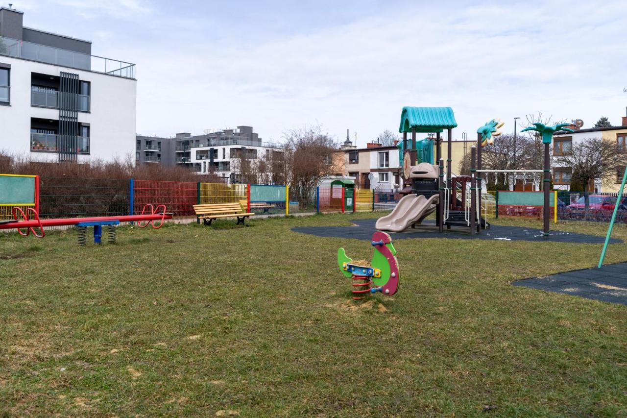 Lotte Apartment - Parking Podziemny, Osiedle Strzezone Gliwice Bagian luar foto