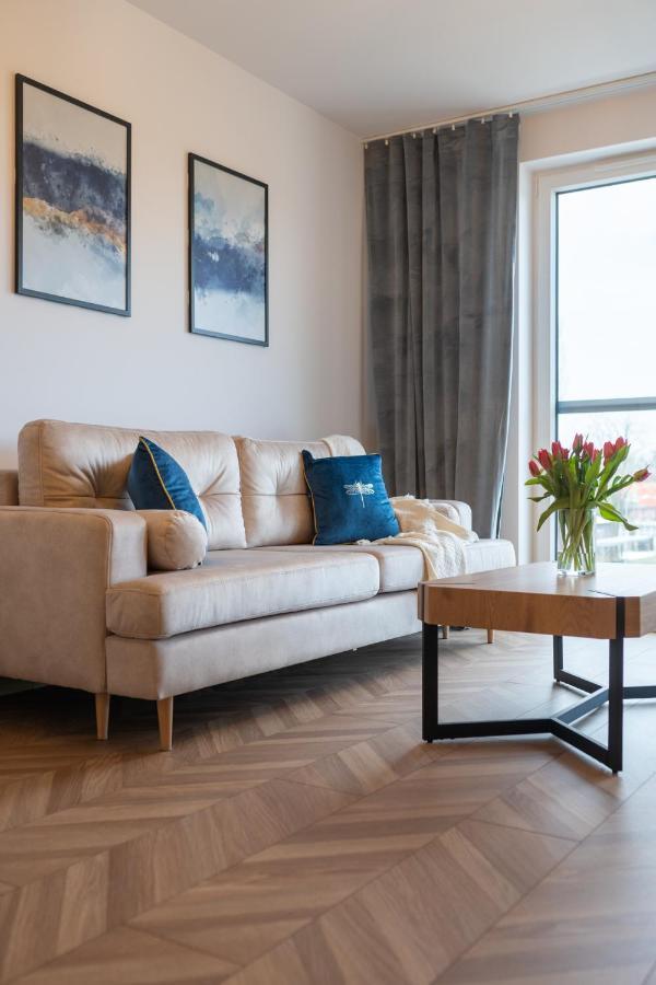 Lotte Apartment - Parking Podziemny, Osiedle Strzezone Gliwice Bagian luar foto